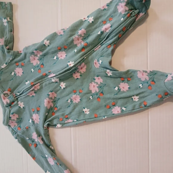 Carter's Green Floral Baby Romper Newborn 0-3 Months - Picture 1 of 3